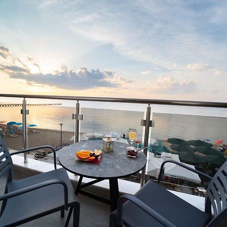 Apartamento Atlantis "Pleasure By The Sea" Peraía Exterior foto